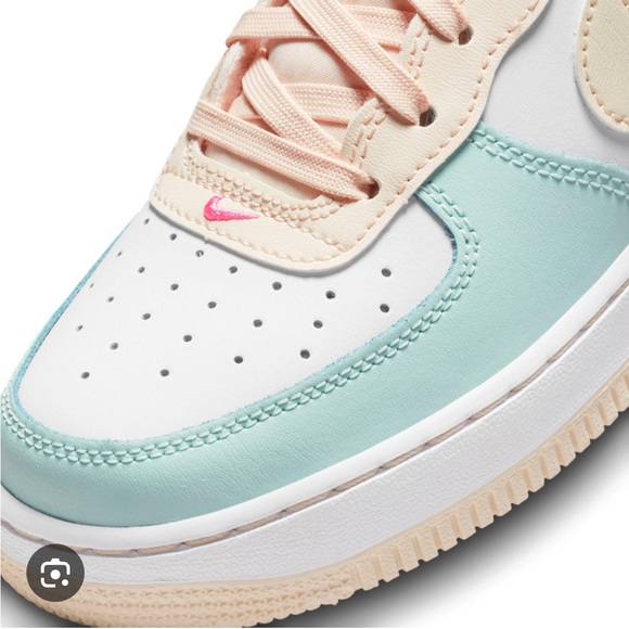 NWT NIKE Air Force 1 Jade Ice/White/Pink Spell/Guava, Big Kid's size 4.5 - Picture 4 of 4
